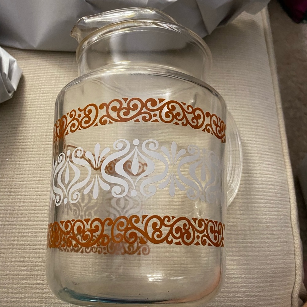 Vintage glass 2 qt pitcher